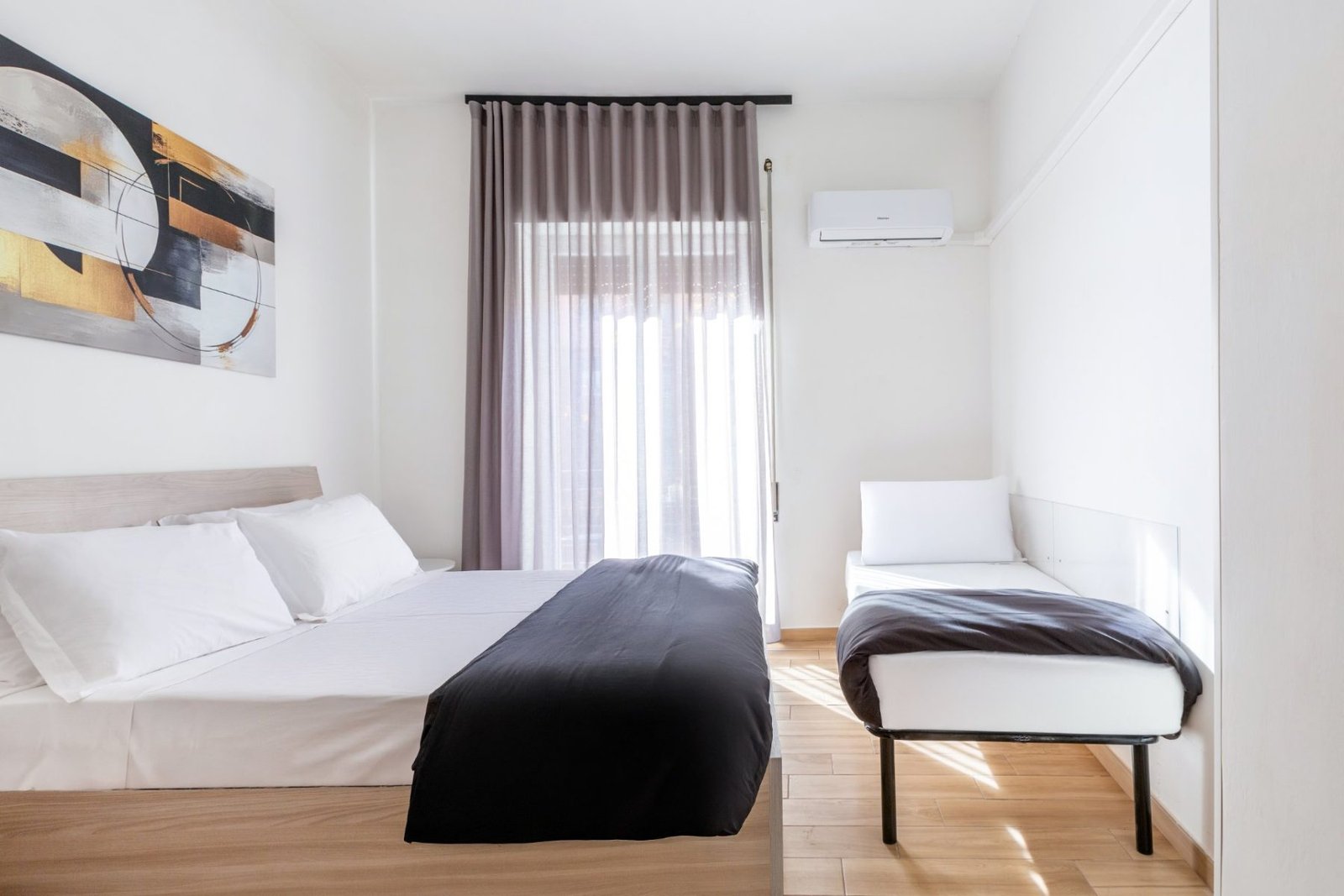 LUCIANO COLOSSEO APARTMENT 8