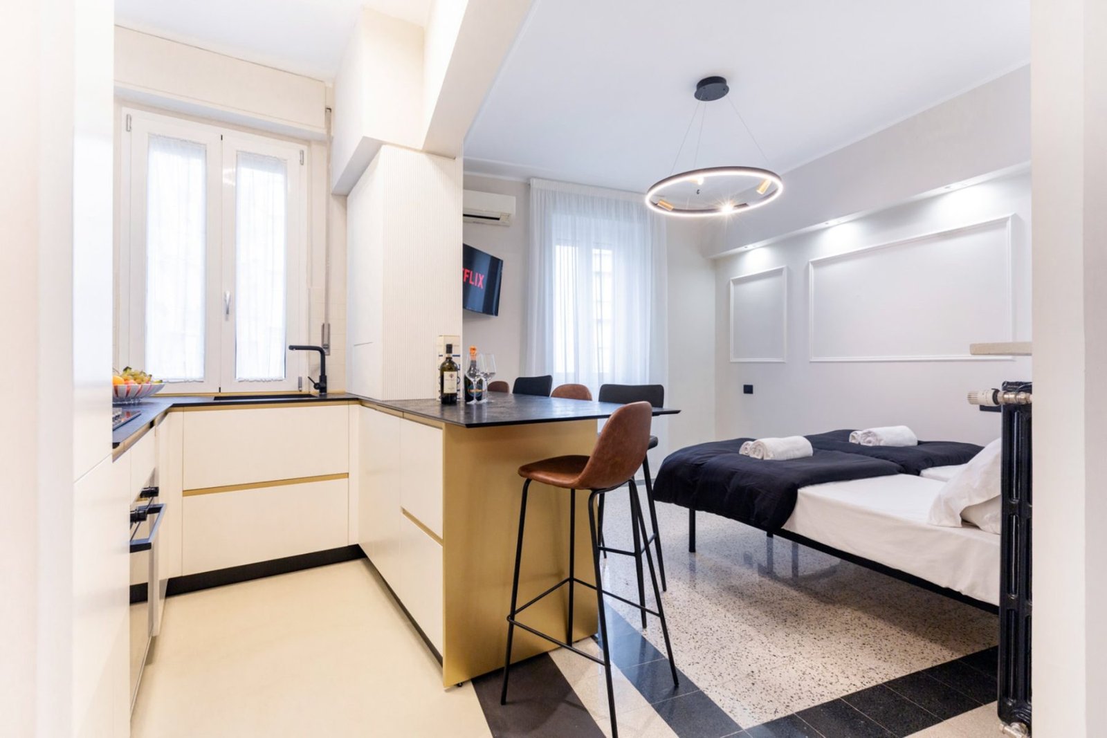 LUCIANO LUXURY GUEST HOUSE 1