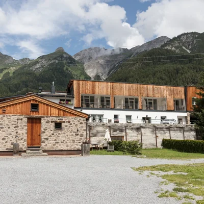 60sqaure Lodges 16