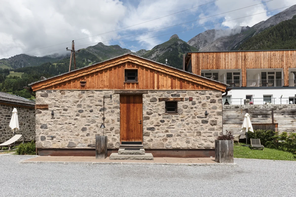 60sqaure Lodges 18