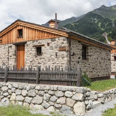 60sqaure Lodges 21